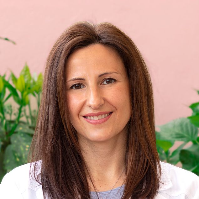 Raquel Urteaga, Dr